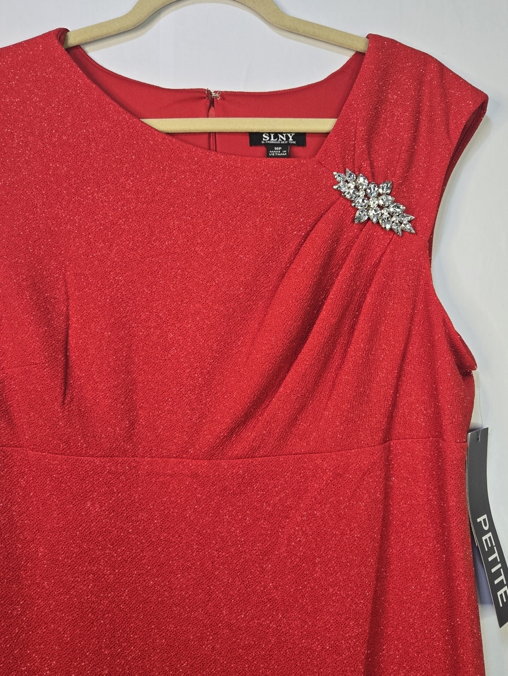 SLNY Size 16P Sparkling Red Formal Empire Waist Dress, Rhinestone Pin NWT - Picture 5 of 11